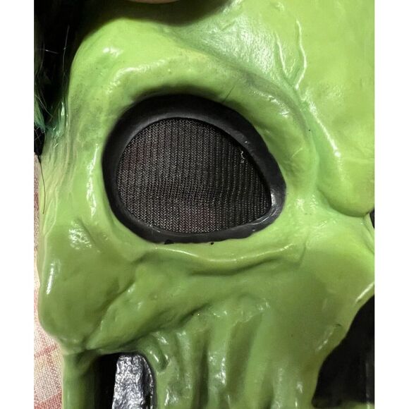 Vtg 90s Easter Unlimited Green Neon Skull Mask Long Black & Green Hair Funworld‎ - Picture 4 of 6